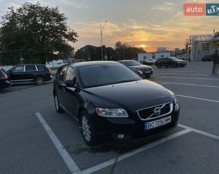 Чорний Вольво V50, об'ємом двигуна 1.6 л та пробігом 311 тис. км за 7500 $, фото 1 на Automoto.ua