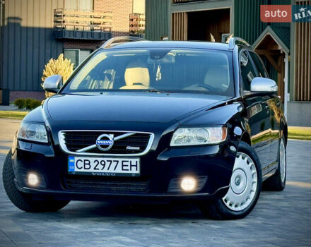 Черный Вольво В50, объемом двигателя 1.56 л и пробегом 242 тыс. км за 8200 $, фото 1 на Automoto.ua