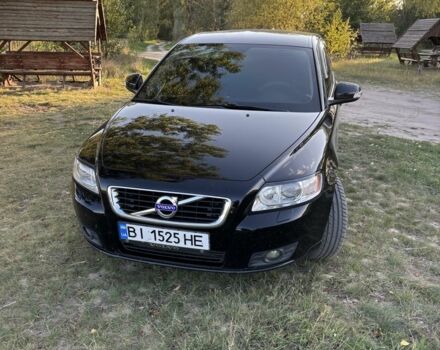 Черный Вольво В50, объемом двигателя 1.6 л и пробегом 306 тыс. км за 8500 $, фото 1 на Automoto.ua