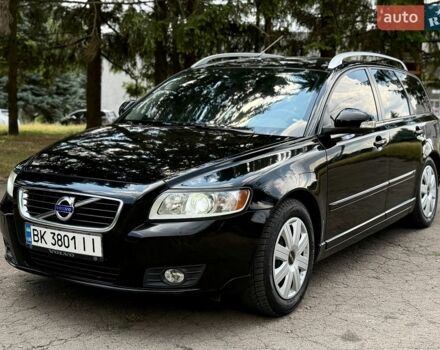 Чорний Вольво V50, об'ємом двигуна 1.56 л та пробігом 257 тис. км за 6600 $, фото 1 на Automoto.ua