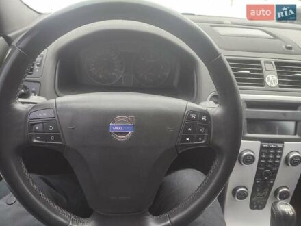 Чорний Вольво V50, об'ємом двигуна 1.6 л та пробігом 254 тис. км за 7850 $, фото 1 на Automoto.ua