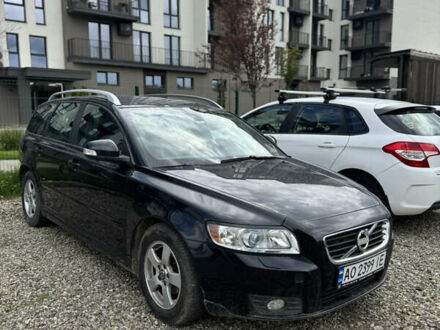 Черный Вольво В50, объемом двигателя 1.56 л и пробегом 185 тыс. км за 7300 $, фото 1 на Automoto.ua