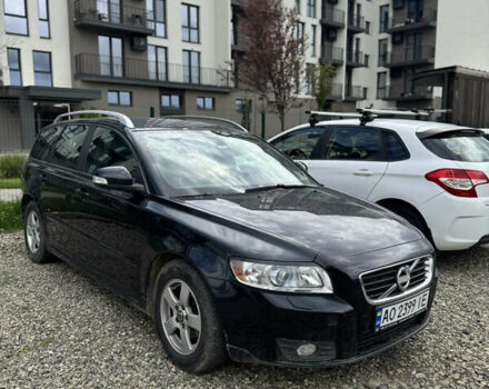 Черный Вольво В50, объемом двигателя 1.56 л и пробегом 185 тыс. км за 7300 $, фото 1 на Automoto.ua