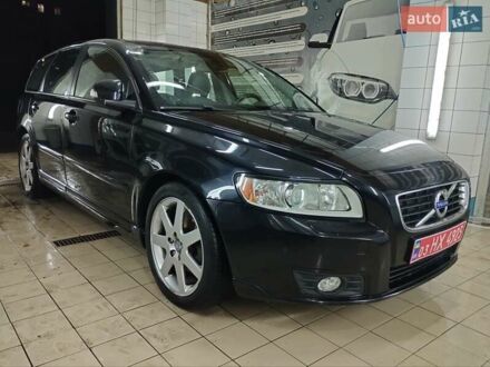 Черный Вольво В50, объемом двигателя 1.6 л и пробегом 192 тыс. км за 8750 $, фото 1 на Automoto.ua