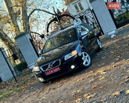 Черный Вольво В50, объемом двигателя 1.6 л и пробегом 225 тыс. км за 6900 $, фото 1 на Automoto.ua