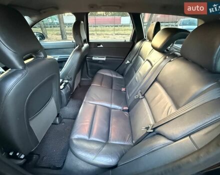 Черный Вольво В50, объемом двигателя 1.56 л и пробегом 285 тыс. км за 8600 $, фото 1 на Automoto.ua