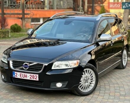 Черный Вольво В50, объемом двигателя 1.6 л и пробегом 225 тыс. км за 9100 $, фото 1 на Automoto.ua