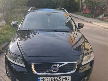 Черный Вольво В50, объемом двигателя 1.6 л и пробегом 325 тыс. км за 7300 $, фото 1 на Automoto.ua