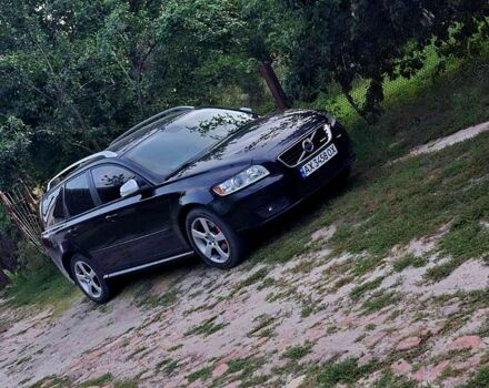 Чорний Вольво V50, об'ємом двигуна 2 л та пробігом 210 тис. км за 7999 $, фото 1 на Automoto.ua