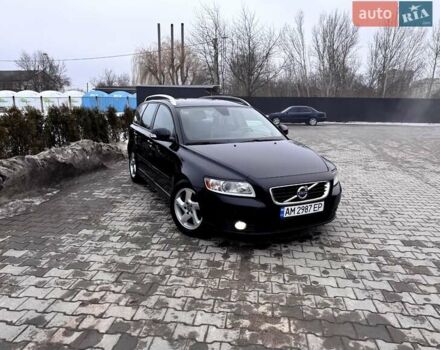 Чорний Вольво V50, об'ємом двигуна 1.6 л та пробігом 300 тис. км за 8000 $, фото 1 на Automoto.ua
