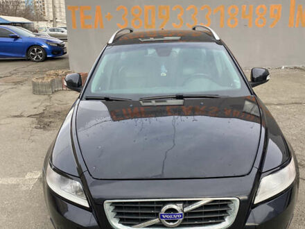 Черный Вольво В50, объемом двигателя 1.56 л и пробегом 243 тыс. км за 8500 $, фото 1 на Automoto.ua