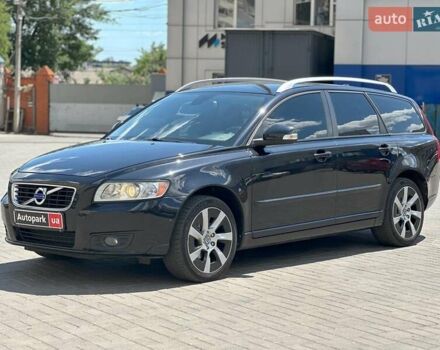 Черный Вольво В50, объемом двигателя 1.6 л и пробегом 235 тыс. км за 8590 $, фото 1 на Automoto.ua
