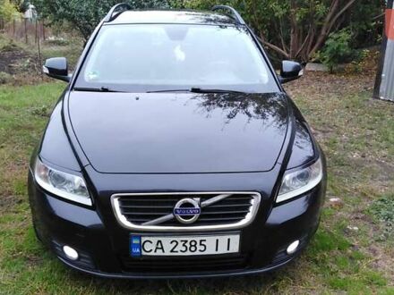 Вольво V50 2012 у Черкасах на Automoto.ua Чорний Вольво V50, об'ємом двигуна 1.6 л та пробігом 327 тис. км за 8300 $, фото 1 на Automoto.ua