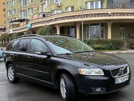 Черный Вольво В50, объемом двигателя 1.6 л и пробегом 320 тыс. км за 7800 $, фото 1 на Automoto.ua