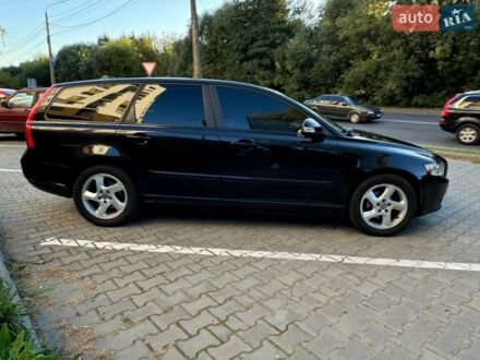 Чорний Вольво V50, об'ємом двигуна 1.56 л та пробігом 235 тис. км за 8000 $, фото 1 на Automoto.ua