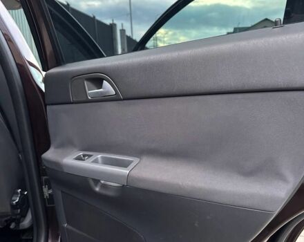 Вольво В50 2006 в Луцке на Automoto.ua Фиолетовый Вольво В50, объемом двигателя 2 л и пробегом 302 тыс. км за 3900 $, фото 9 на Automoto.ua