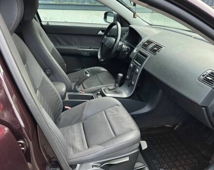 Вольво В50 2006 в Луцке на Automoto.ua Фиолетовый Вольво В50, объемом двигателя 2 л и пробегом 302 тыс. км за 3900 $, фото 6 на Automoto.ua