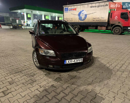 Коричневый Вольво В50, объемом двигателя 2 л и пробегом 300 тыс. км за 2750 $, фото 1 на Automoto.ua