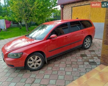 Красный Вольво В50, объемом двигателя 2 л и пробегом 350 тыс. км за 5200 $, фото 4 на Automoto.ua