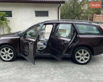 Красный Вольво В50, объемом двигателя 2 л и пробегом 348 тыс. км за 6800 $, фото 3 на Automoto.ua