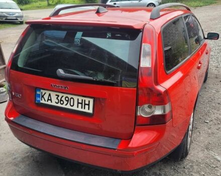 Червоний Вольво V50, об'ємом двигуна 2.4 л та пробігом 205 тис. км за 4500 $, фото 1 на Automoto.ua