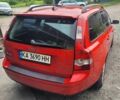 Червоний Вольво V50, об'ємом двигуна 2.4 л та пробігом 205 тис. км за 4500 $, фото 1 на Automoto.ua