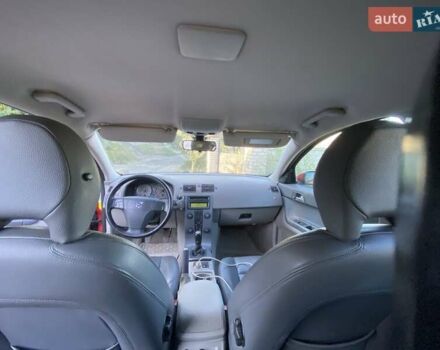 Красный Вольво В50, объемом двигателя 2 л и пробегом 170 тыс. км за 2780 $, фото 3 на Automoto.ua