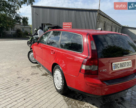 Красный Вольво В50, объемом двигателя 2 л и пробегом 298 тыс. км за 5000 $, фото 7 на Automoto.ua