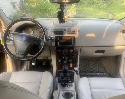 Красный Вольво В50, объемом двигателя 2 л и пробегом 348 тыс. км за 6800 $, фото 12 на Automoto.ua