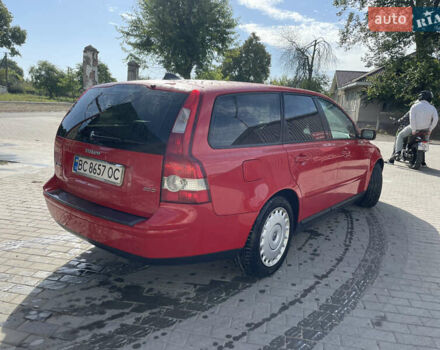 Красный Вольво В50, объемом двигателя 2 л и пробегом 298 тыс. км за 5000 $, фото 3 на Automoto.ua