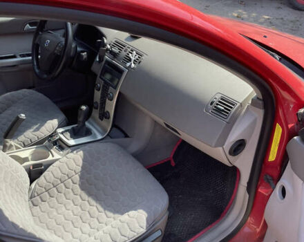 Красный Вольво В50, объемом двигателя 2 л и пробегом 298 тыс. км за 5000 $, фото 11 на Automoto.ua