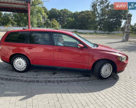 Красный Вольво В50, объемом двигателя 2 л и пробегом 298 тыс. км за 5000 $, фото 2 на Automoto.ua