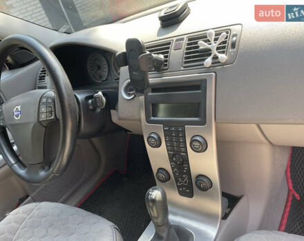 Красный Вольво В50, объемом двигателя 2 л и пробегом 298 тыс. км за 5000 $, фото 12 на Automoto.ua