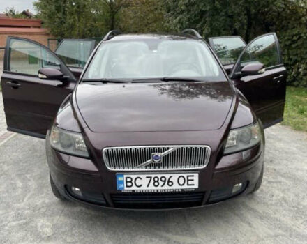 Красный Вольво В50, объемом двигателя 2 л и пробегом 348 тыс. км за 6800 $, фото 1 на Automoto.ua