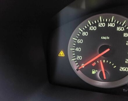 Червоний Вольво V50, об'ємом двигуна 2 л та пробігом 269 тис. км за 5500 $, фото 1 на Automoto.ua