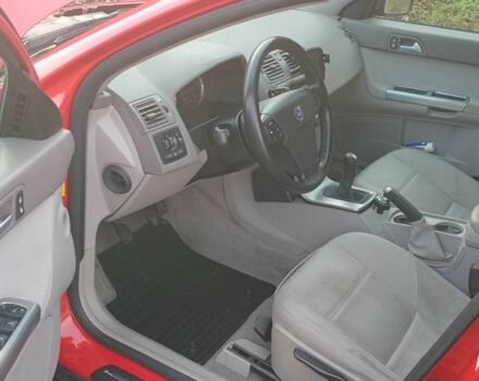 Червоний Вольво V50, об'ємом двигуна 2 л та пробігом 230 тис. км за 2500 $, фото 8 на Automoto.ua