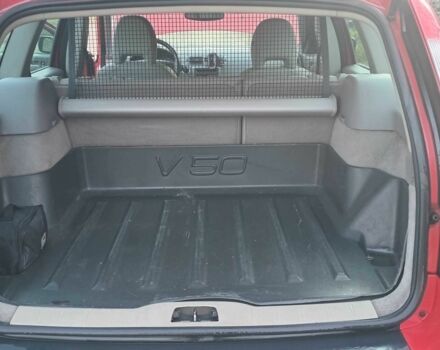 Червоний Вольво V50, об'ємом двигуна 2 л та пробігом 230 тис. км за 2500 $, фото 11 на Automoto.ua