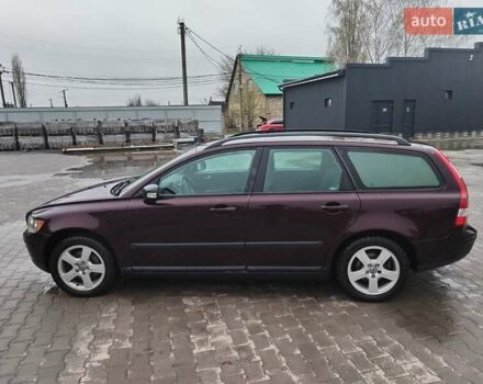 Червоний Вольво V50, об'ємом двигуна 2 л та пробігом 250 тис. км за 3350 $, фото 3 на Automoto.ua