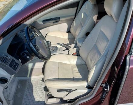 Червоний Вольво V50, об'ємом двигуна 2 л та пробігом 269 тис. км за 5500 $, фото 8 на Automoto.ua