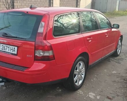 Червоний Вольво V50, об'ємом двигуна 2 л та пробігом 230 тис. км за 2500 $, фото 3 на Automoto.ua