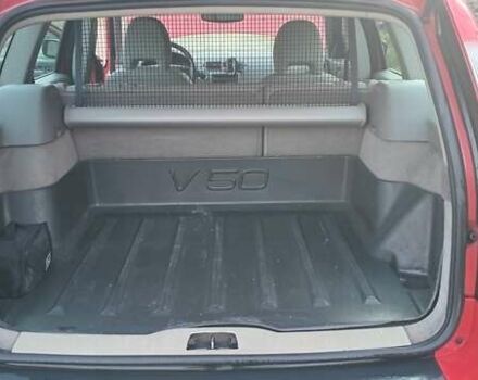 Червоний Вольво V50, об'ємом двигуна 2 л та пробігом 230 тис. км за 3500 $, фото 7 на Automoto.ua