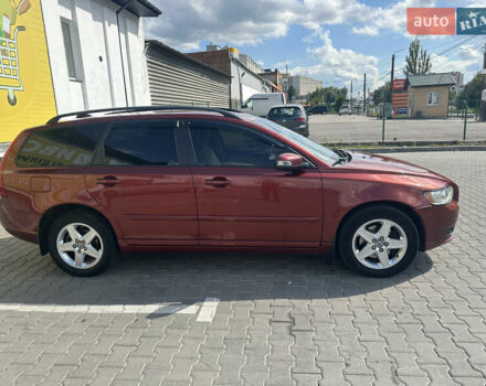 Красный Вольво В50, объемом двигателя 2 л и пробегом 279 тыс. км за 7299 $, фото 6 на Automoto.ua