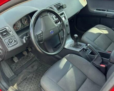 Красный Вольво В50, объемом двигателя 1.8 л и пробегом 281 тыс. км за 5300 $, фото 9 на Automoto.ua