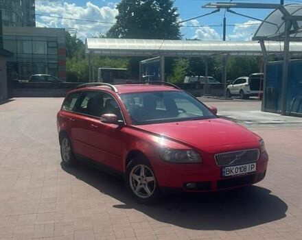 Красный Вольво В50, объемом двигателя 1.8 л и пробегом 281 тыс. км за 5300 $, фото 5 на Automoto.ua