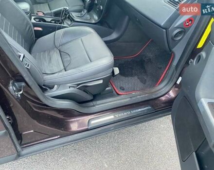 Червоний Вольво V50, об'ємом двигуна 1.56 л та пробігом 326 тис. км за 7300 $, фото 16 на Automoto.ua