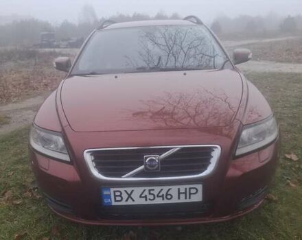 Красный Вольво В50, объемом двигателя 2 л и пробегом 244 тыс. км за 6200 $, фото 3 на Automoto.ua