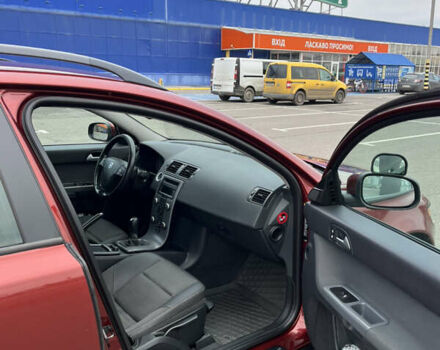 Красный Вольво В50, объемом двигателя 1.6 л и пробегом 384 тыс. км за 6299 $, фото 6 на Automoto.ua