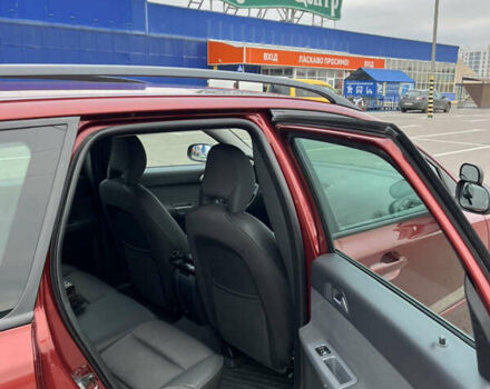 Красный Вольво В50, объемом двигателя 1.6 л и пробегом 384 тыс. км за 6299 $, фото 3 на Automoto.ua