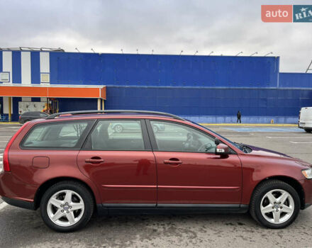 Красный Вольво В50, объемом двигателя 1.6 л и пробегом 384 тыс. км за 6299 $, фото 2 на Automoto.ua