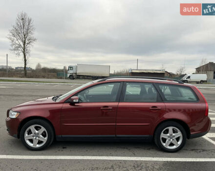 Красный Вольво В50, объемом двигателя 1.6 л и пробегом 384 тыс. км за 6299 $, фото 5 на Automoto.ua